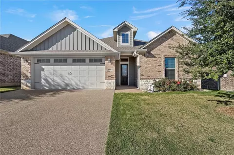 137 Lost Maples Ct, Hewitt, TX 76643