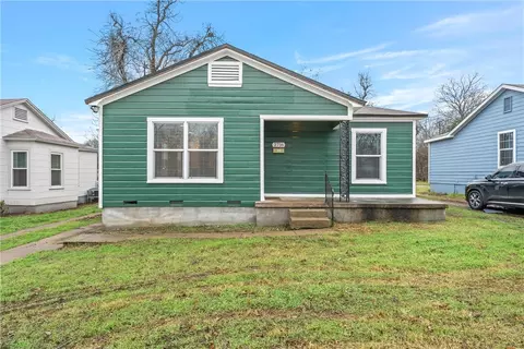 2716 Lyle Ave, Waco, TX 76708 photo 2