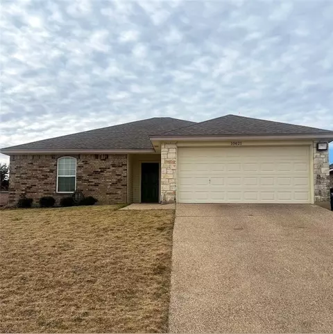 10621 Granada Dr, Waco, TX 76708