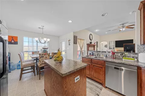 102 Devonshire Rd, Hewitt, TX 76643 photo 9