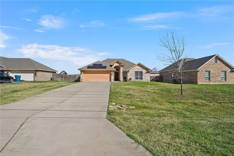 102 Devonshire Rd, Hewitt, TX 76643 photo 2