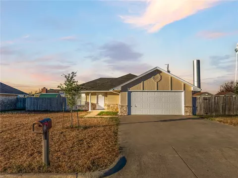 25 Circle Dr, Whitney, TX 76692