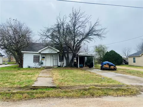 300 E Madison St, Hillsboro, TX 76645