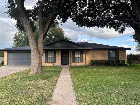 1427 Pin Oak Dr, Bellville, TX 77418