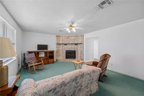 807 Ivan Rd, Waco, TX 76706 photo 3