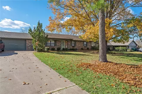 807 Ivan Rd, Waco, TX 76706 photo 2