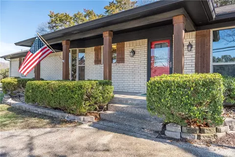 601 W Fairway Rd, Woodway, TX 76712