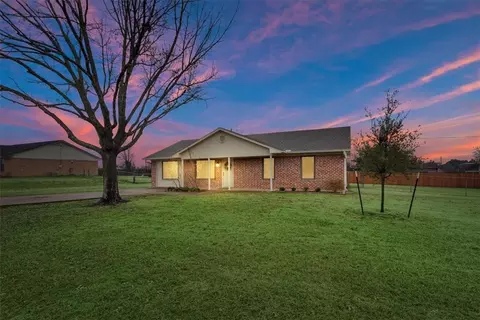 565 J L Brazzil Loop, Waco, TX 76705