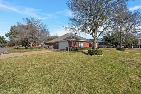 5500 Eagle Ct, Waco, TX 76708 photo 2