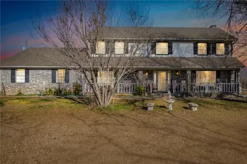 425 Wildwood Trl, Lorena, TX 76655