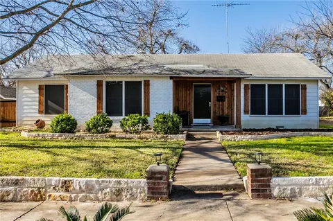 1020 N 44th St, Waco, TX 76710