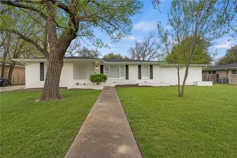 2416 Lake Air Dr, Waco, TX 76710