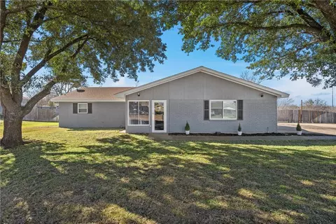 120 Castleman Cir, Hewitt, TX 76643