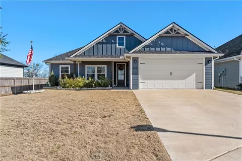 221 Swan Lake Dr, Waco, TX 76708