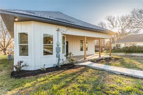 119 S Carpenter St, Mart, TX 76664 photo 4