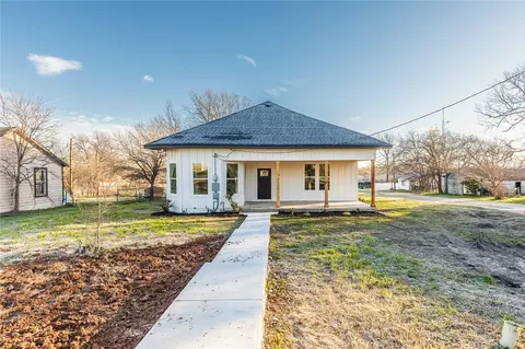 119 S Carpenter St, Mart, TX 76664 photo 3
