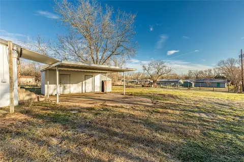 119 S Carpenter St, Mart, TX 76664 photo 6