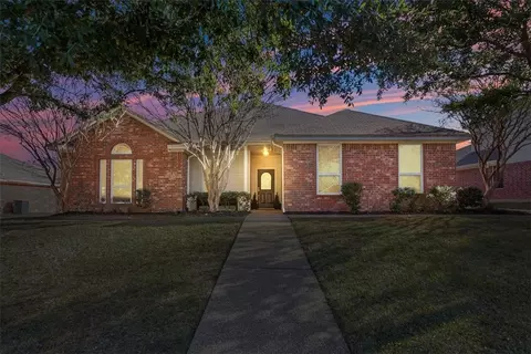 612 Yukon Pass Dr, Hewitt, TX 76643