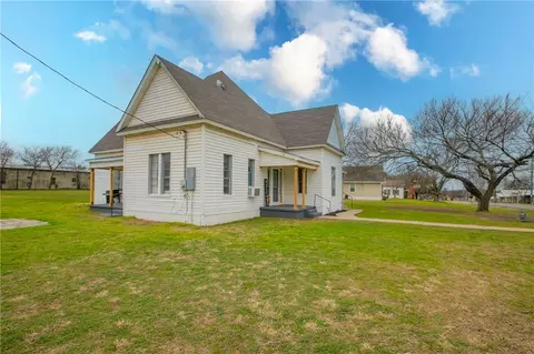 401 W Pine St, Abbott, TX 76621 photo 27