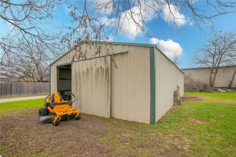 401 W Pine St, Abbott, TX 76621 photo 23