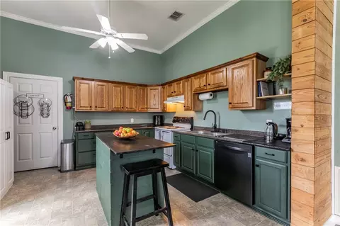 401 W Pine St, Abbott, TX 76621 photo 7