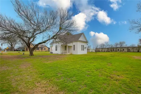401 W Pine St, Abbott, TX 76621 photo 28