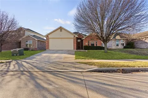 5025 Indian Dr, Fort Worth, TX 76123