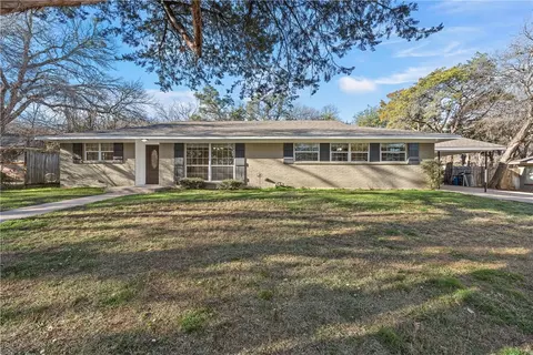250 Rockford Rd, Woodway, TX 76712