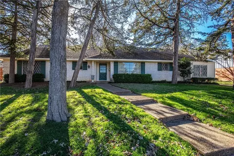 920 Deer Ridge Dr, Waco, TX 76712