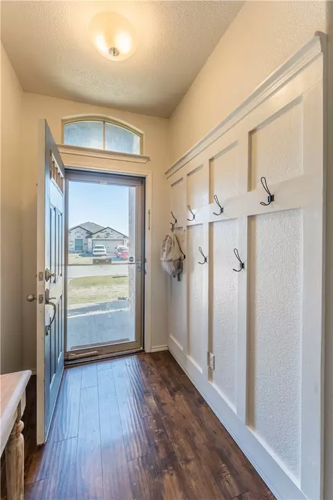 2917 Jackal Dr, Lorena, TX 76655 photo 4