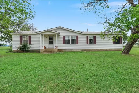 2849 Rost Rd, Mcgregor, TX 76657