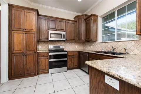 10100 Segovia Dr, Waco, TX 76708 photo 8