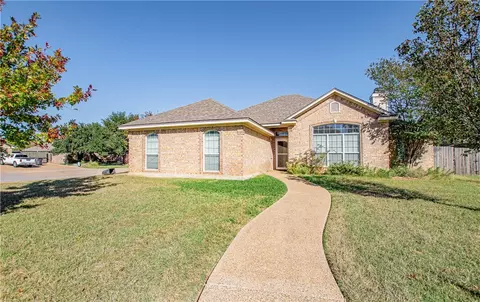 10100 Segovia Dr, Waco, TX 76708