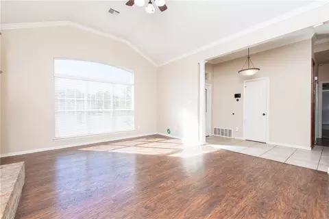 10100 Segovia Dr, Waco, TX 76708 photo 5