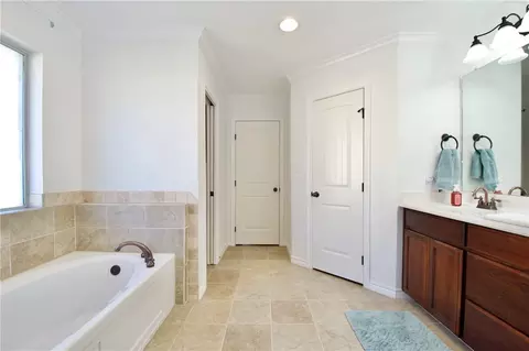 10301 Calaveras Dr, Waco, TX 76708 photo 7