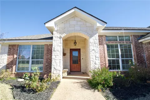 10301 Calaveras Dr, Waco, TX 76708 photo 2