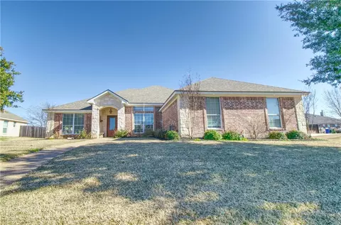 10301 Calaveras Dr, Waco, TX 76708