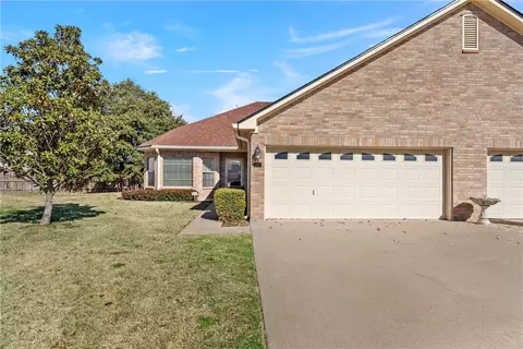 9027 Darby Ln, Woodway, TX 76712