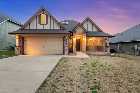 10861 Aurora Dr, Waco, TX 76708