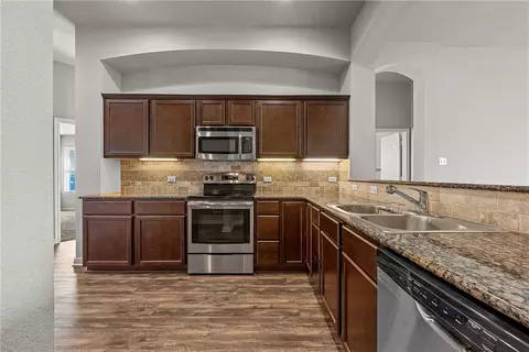 10861 Aurora Dr, Waco, TX 76708 photo 8
