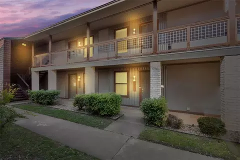 1340 S 12th St, Waco, TX 76706