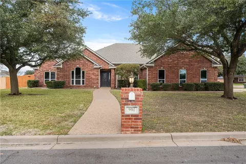 901 Erica Dr, Hewitt, TX 76643