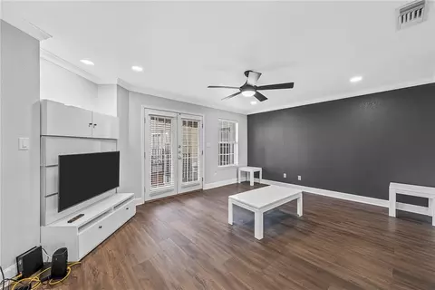 600 Bagby Ave #3E, Waco, TX 76706