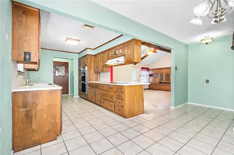 904 Evelyn Dr, Lorena, TX 76655 photo 5
