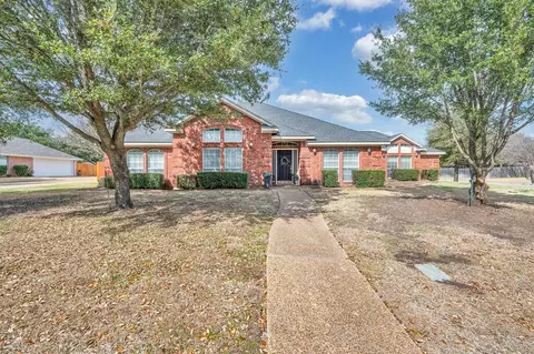 856 Country Lane Dr, Mcgregor, TX 76657