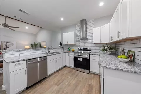 1031 E Sunset St, Waco, TX 76704 photo 7