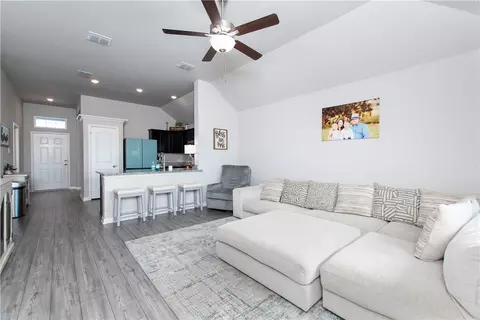 2048 Dade Loop, Temple, TX 76504 photo 4