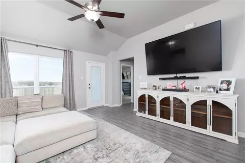 2048 Dade Loop, Temple, TX 76504 photo 3