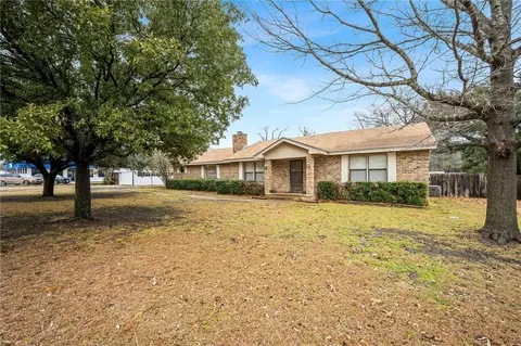 625 N Robinson Dr, Robinson, TX 76706