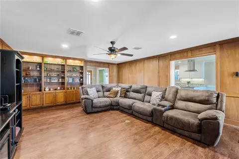241 Summerwind Ln, Lorena, TX 76655 photo 4
